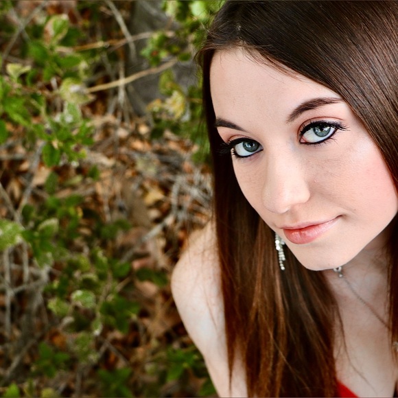 Meet the Posher, Destiny. Cali☀️🌴|Fash Design Grad🪡🧵👗🎓|90s Boho Punk/Goth🖤 - Picture 2 of 4